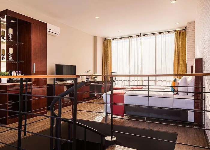 Ratchada Point Hotel 3*