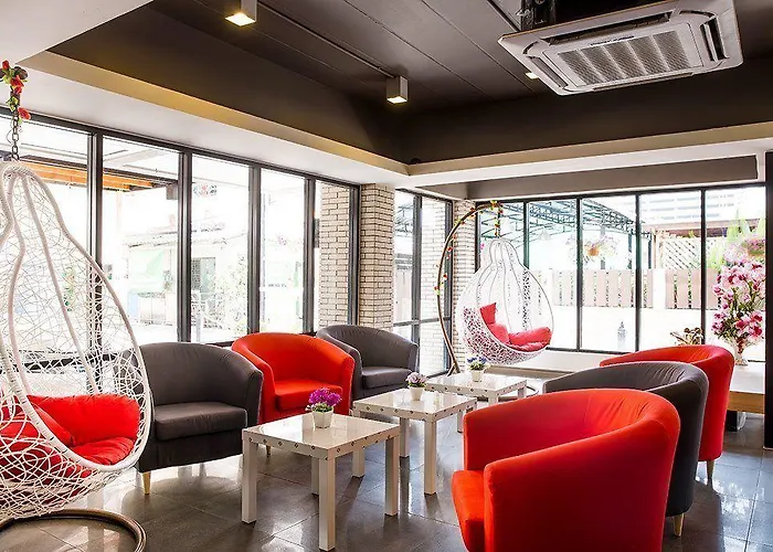 Ratchada Point Hotel 3*
