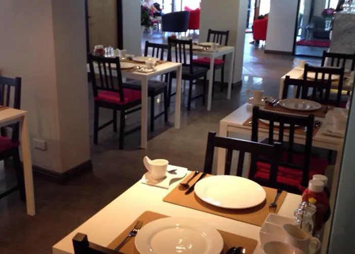 Ratchada Point Hotel