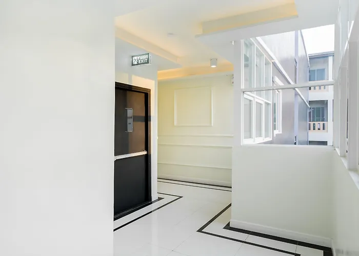 Ratchada Point Hotel