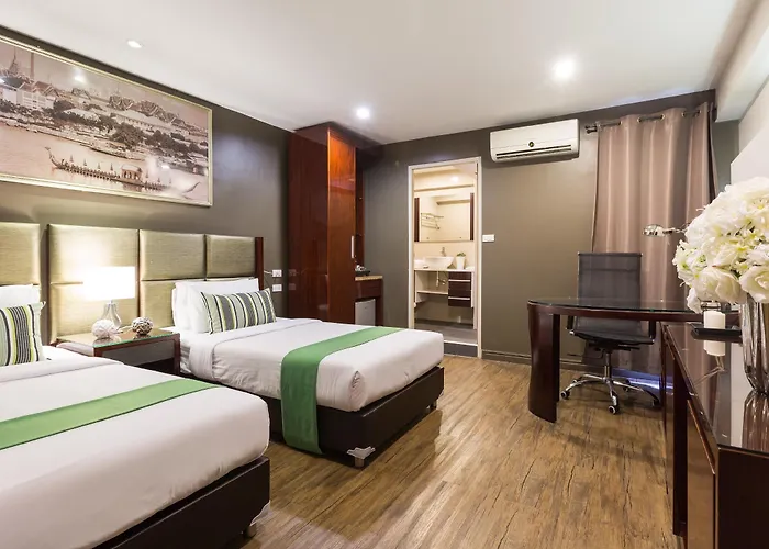 Ratchada Point Hotel 3*