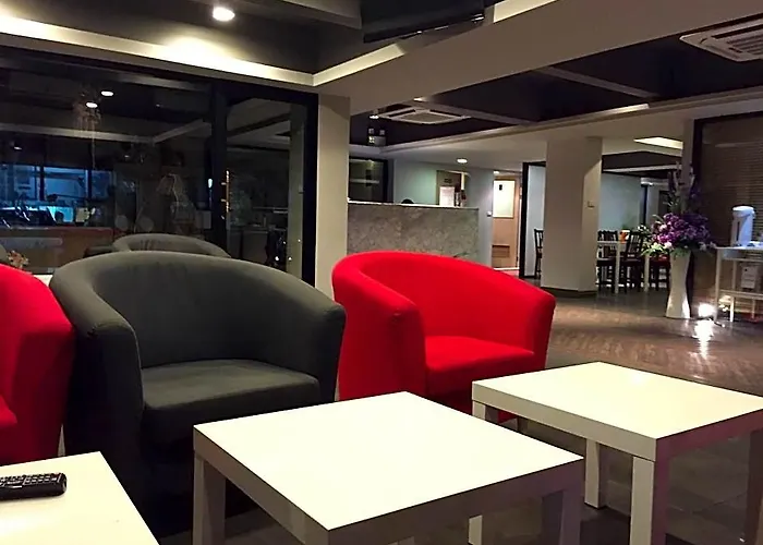 Ratchada Point Hotel 3*