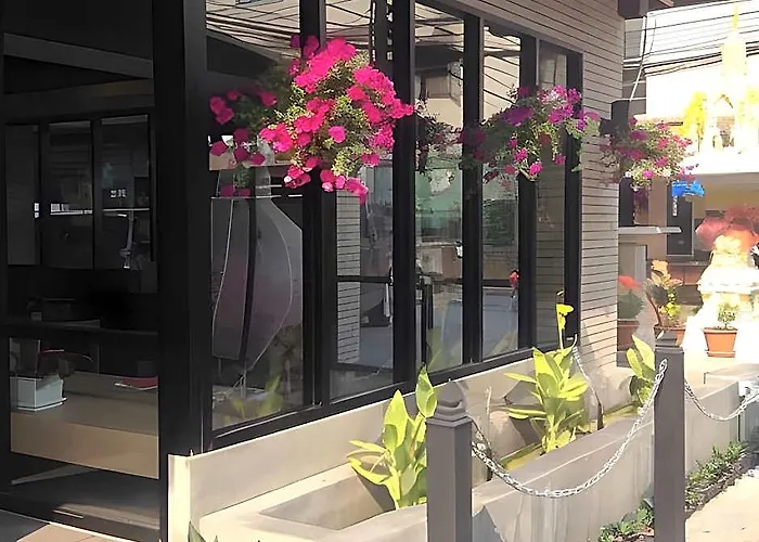Ratchada Point Hotel 3*